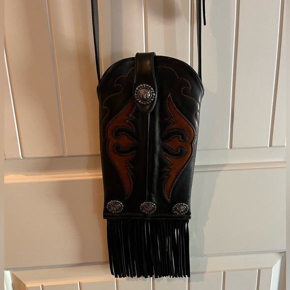 Shyanne Leather Fringe Crossbody Bag - Picture 4 of 5